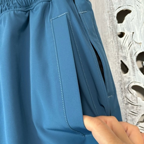 Lululemon Run: Response Short Lakemont Blue - Picture 6 of 13